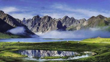 重庆出发甘青川6日自驾游：巴颜喀拉山脉-禅定寺-桑科草原-色达6日自驾游-推荐