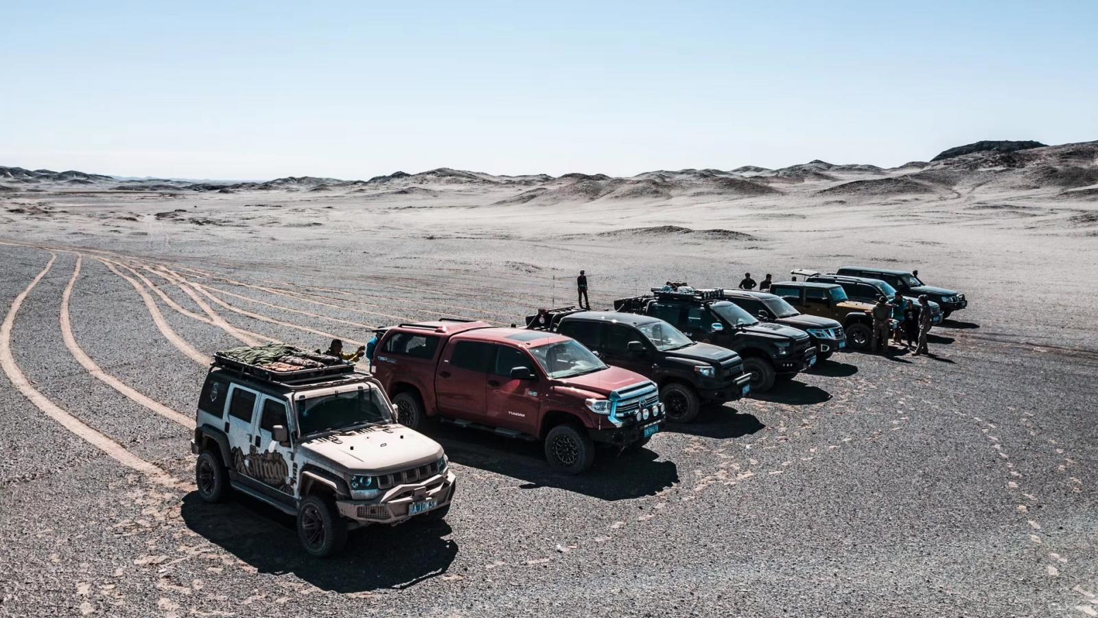 敦煌集合新疆甘肃6日落地自驾游：玄奘丝绸之路-大海道核心区-火焰山-天山天池-莫高窟6日西域之旅自驾游