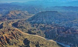 銀川集合7日寧夏落地自駕游：巴爾斯圣山-外星谷-騰格里沙漠-槐西小鎮(zhèn)-天鵝湖7日沙漠越野體驗(yàn)自駕游