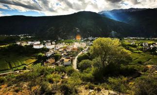 成都出發(fā)川西稻城6日自駕：亞丁三神山-鄉(xiāng)城白藏房-桑披嶺寺-新都橋6日自駕游自駕游