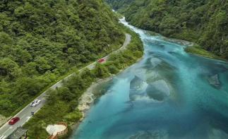成都周邊2日周末自駕游：二郎山喇叭河-鹿池-杜鵑花-動植物樂園2日自駕游自駕游
