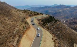 青島出發(fā)青州2日旅拍自駕游：坊茨小鎮(zhèn)-皇城玫瑰谷-黃花溪-齊魯天路2日周末游自駕游
