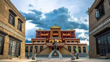 重庆出发格萨尔5日自驾游：格萨尔-墨石公园-卡萨湖-措卡湖-小众川西5日自驾游-推荐