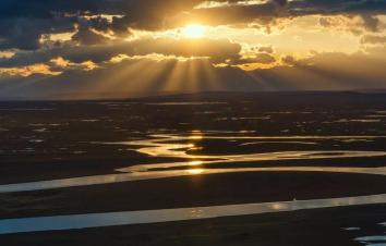 乌鲁木齐集合20日新疆大环线自驾游：北疆-西疆伊犁-南疆喀什-帕米尔高原20日环疆自驾游-游推荐