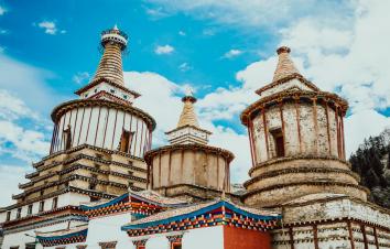 成都出發(fā)川西阿壩4日自駕游：蓮寶葉則-神座-棒托寺-情人海4日自駕-游推薦