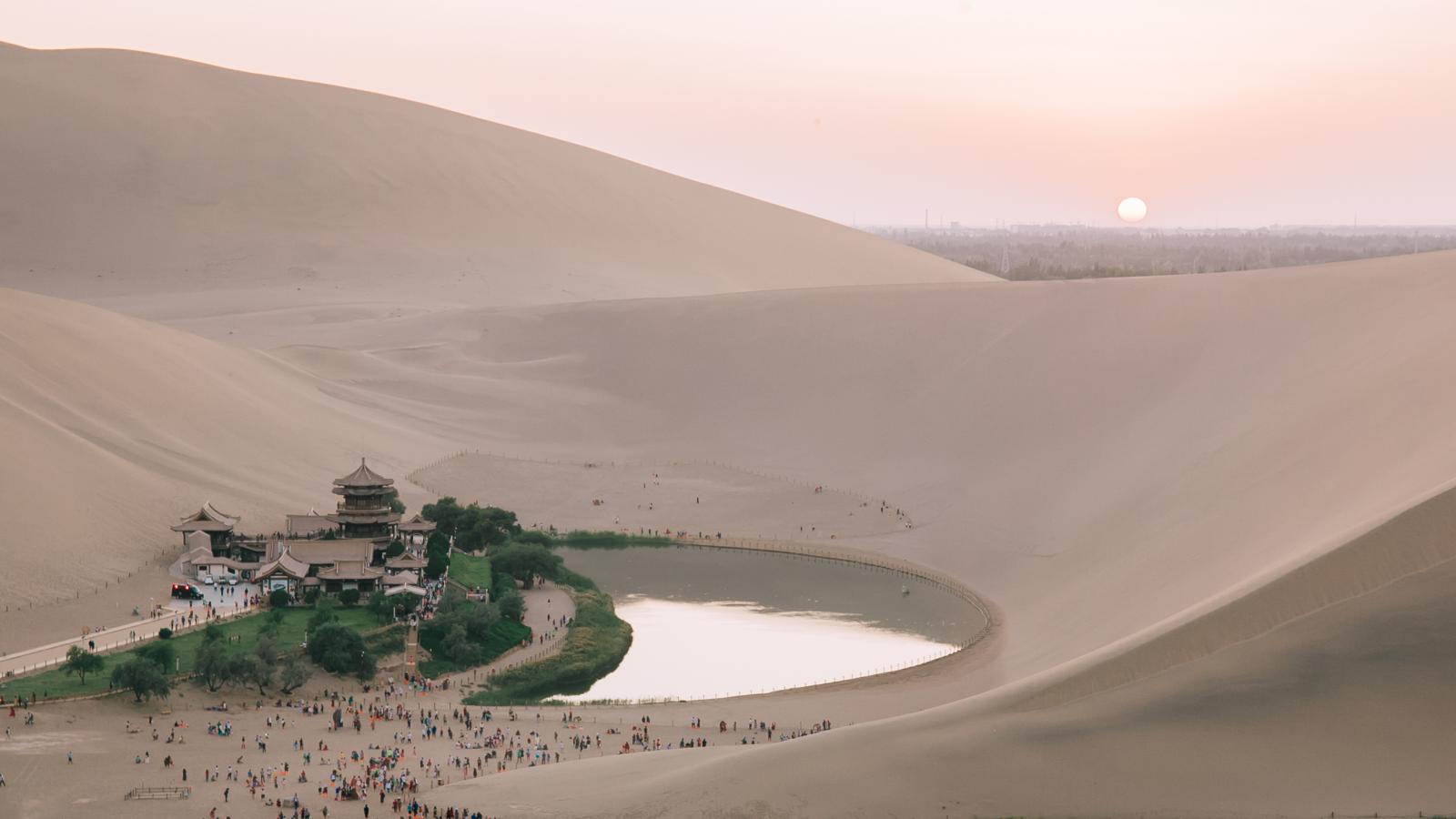 成都出發(fā)重走絲綢之路12日自駕：張掖-嘉峪關(guān)-玉門-敦煌-青海湖-塔爾寺-若爾蓋草原12日自駕自駕游