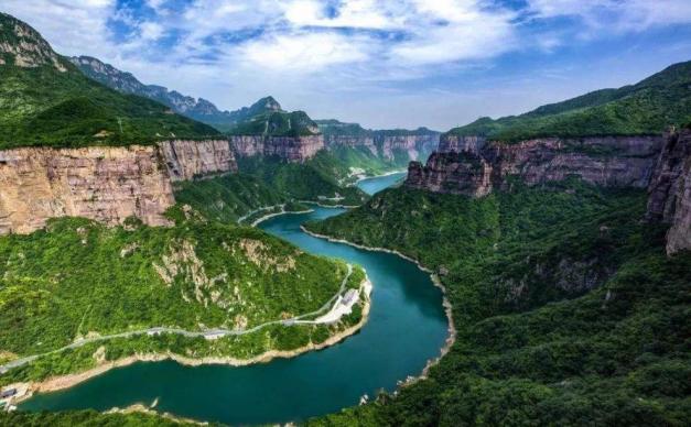 河南集合3日太行之巅：水陆并进-红旗渠-穿越挂壁公路-网红圣地3日自驾游