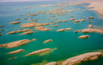 蘭州集結(jié)漫游西北8日深度自駕：七彩丹霞+嘉峪關(guān)城樓+水上雅丹+東臺(tái)吉乃爾湖+莫高窟8日深度自-游推薦