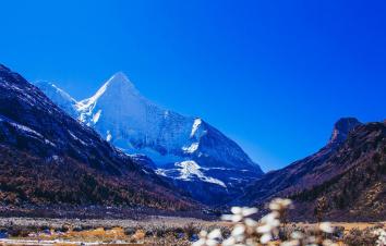 成都出发稻城+西藏16日自驾游：稻城-拉萨-可可西里-翡翠湖-兰州16日自驾游-游推荐