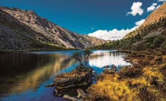 成都出发川西4日自驾游：九龙伍须海-神秘猎塔湖-摄影天堂新都桥-日鲁库大草原4日自驾自驾游