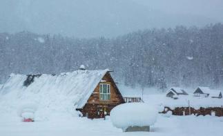 雪都阿勒泰起止北疆滑雪5日落地自駕：喀納斯—禾木—五彩灘—沖乎爾霧凇—將軍山5日自駕：自駕游