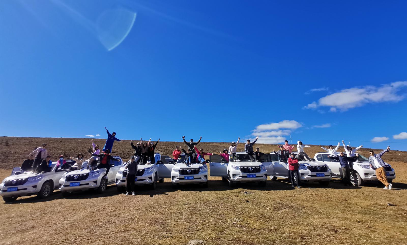 四川出发自驾川藏线12日落地含车豪华游：稻城亚丁-圣象天门-然乌湖-布达拉宫-丁真家乡12日西藏自驾自驾游