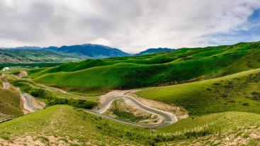 乌鲁木齐集结夏季南疆10日自驾：独库公路全段-那拉提-巴音布鲁克-喀什-帕米尔高原-盘龙古道10日落-推荐