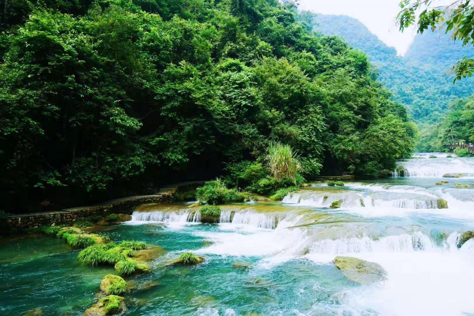 北京出发贵州15日自驾游：百里杜鹃-黄果树瀑布-大小七孔-桃花源-肇兴侗寨15日自驾游自驾游