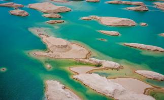 兰州集结漫游西北8日自驾游：七彩丹霞-嘉峪关-莫高窟-翡翠湖-水上雅丹-东台吉乃尔湖-茶卡盐湖-青海自驾游