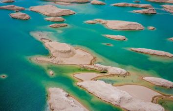 蘭州集結(jié)漫游西北8日自駕游：七彩丹霞-嘉峪關(guān)-莫高窟-翡翠湖-水上雅丹-東臺(tái)吉乃爾湖-茶卡鹽湖-青海-游推薦