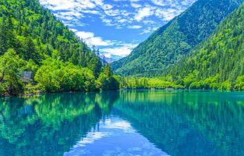 成都出发川西九寨黄龙4日自驾：九寨沟-黄龙-川主寺4日自驾游-游推荐