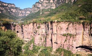 全國(guó)出發(fā)西安集合穿越掛壁公路：掛壁公路-地坑院-少林寺-皇城相府-司徒小鎮(zhèn)打鐵花7日自駕游自駕游