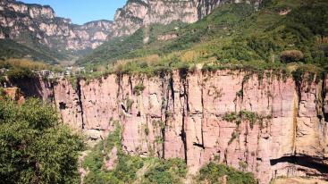 全国出发西安集合穿越挂壁公路：挂壁公路-地坑院-少林寺-皇城相府-司徒小镇打铁花7日自驾游-推荐