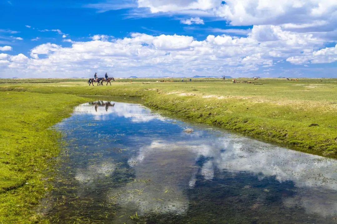 北京出发内蒙4日自驾游：玉龙沙湖-达里湖-达达线-热水塘镇温泉-华子鱼洄游4日游自驾游