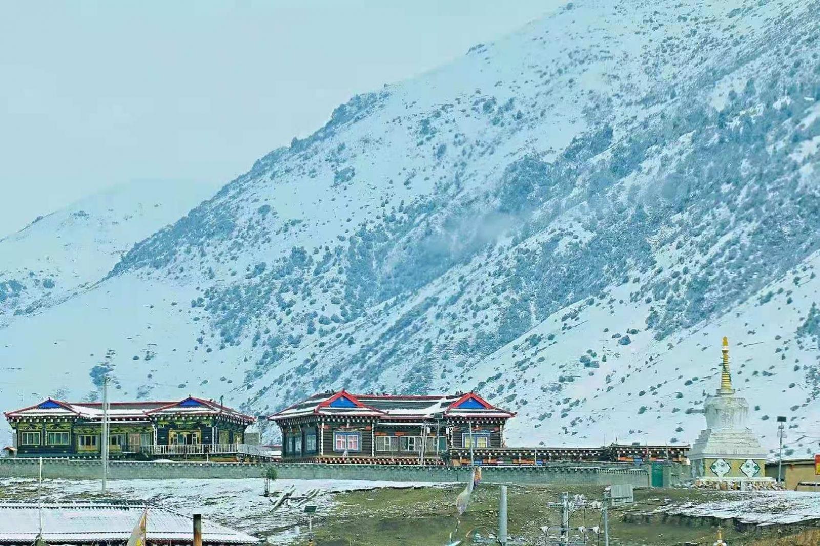 5-10月羊湖、珠穆朗玛峰、玛旁雍措、古格王朝、当惹雍措、扎布耶茶卡、一步踏措一措再措13日阿里环线自驾游