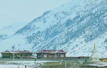 5-10月羊湖、珠穆朗玛峰、玛旁雍措、古格王朝、当惹雍措、扎布耶茶卡、一步踏措一措再措13日阿里环线-游推荐