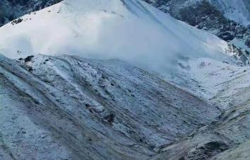 5-10月拉萨集合阿里大环线13日：羊湖-珠峰-玛旁雍措-古格王朝遗址13日阿里大环线自驾游-游推荐