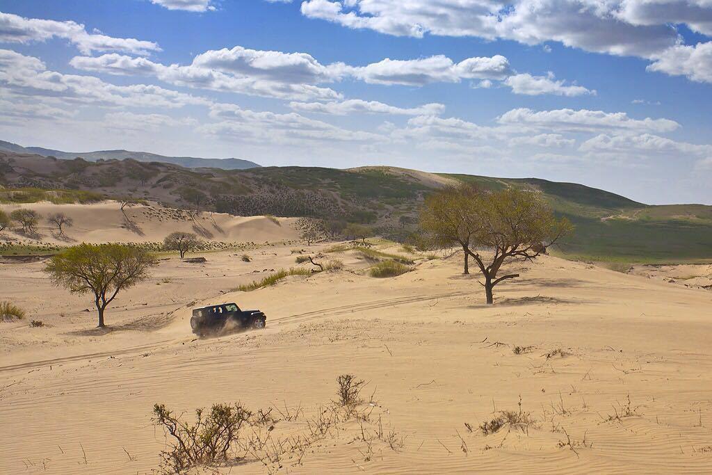 北京出发锡林郭勒4日经典自驾越野：浑善达克沙地穿越-葛根敖包-达里湖品尝美食4日自驾游自驾游