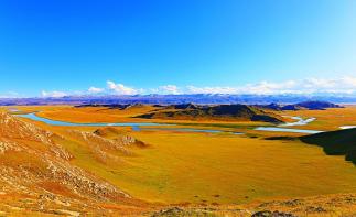 乌鲁木齐出发南北疆大环线19日自驾游：乌鲁木齐-五彩滩-乌尔桥魔鬼城-特克斯八卦城-独库公路自驾游