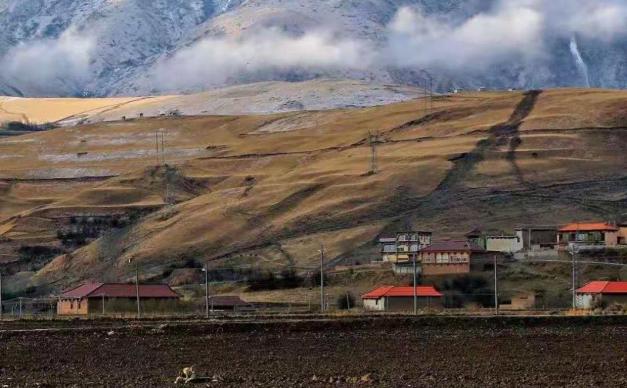 5-10月成都出发川藏滇藏青藏15日西藏自驾游：G318川藏线-稻城亚丁-滇藏线-拉萨-青藏线15日自驾游