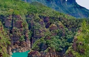 【夏凉太行·山水挂壁】之一：崖上飞车六挂壁，360度环游18盘叠彩洞，云台山给您清凉一夏，“太行天池-游推荐