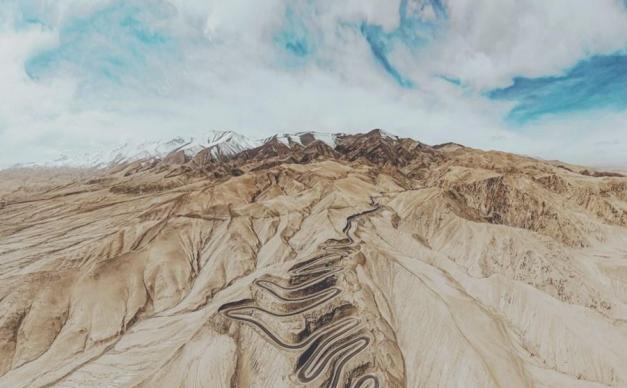 乌鲁木齐集合新疆12日自驾游：南疆、独库全程、沙漠公路、帕米尔高原、盘龙古道、巴音布鲁克、那拉提草原