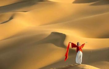 南疆九日落地自駕：博斯騰湖蓮海世界-塔克拉瑪干沙漠-喀什老城-白沙湖-帕米爾高原-卡拉庫(kù)里湖9日落地-游推薦