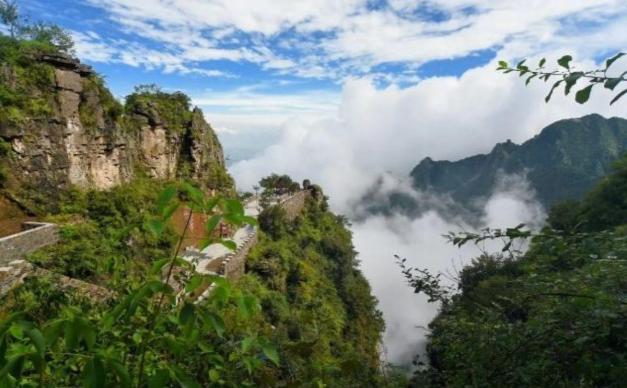 北京出发河南挂壁4日自驾游：太行石板路-轿顶山-郭亮-齐王寨-棋盘山-花壶公路4日自驾游