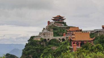 长沙出发湖南张家界2日自驾游：张家界五雷仙山-朝阳地缝-万福温泉2日自驾游-推荐