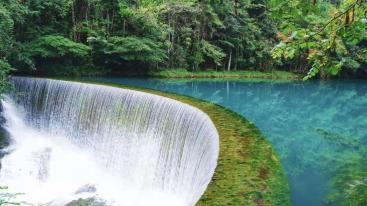 北京出发全景贵州17日自驾游：佛光岩-黄果树-织金洞-万峰林-大小七孔-梵净山17日自驾游-推荐