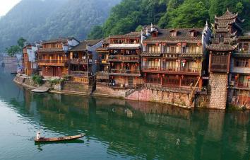 山東出發(fā)自駕湘西6日游：張家界、芙蓉鎮(zhèn)、墨戎苗寨、天門山6日自駕游-游推薦