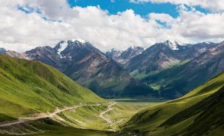 烏市集合南疆10日自駕：那拉提草原 - 獨(dú)庫(kù)公路全段 -巴音布魯克草原 -庫(kù)車大峽谷 |-塔克那瑪干自駕游