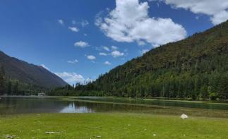 成都出发川西秘境3日自驾游：康定新都桥、鱼子西、月亮湖3日自驾游自驾游