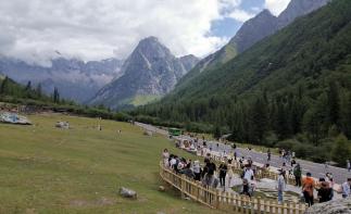 成都重慶出發(fā)川西5日自駕游：川西秋色漫步四姑娘山-雅拉雪山-墨石公園-貢嘎雪山5川西自駕游自駕游