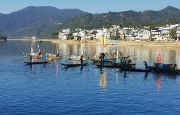 合肥周边2日自驾游：“事柿如意”姬公尖-许村古镇年货节-新安山水画廊-徽州古城赏秋2日歙县自驾游-游推荐