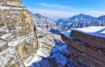 辉县集合冬游太行5日挂壁公路自驾游：看冰挂，穿挂壁，赏冰瀑，观《水秀》，寻找世界最大冰雪圣诞树-游推荐