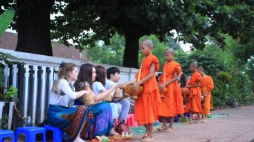 云南磨憨口岸集合老挝8日自驾游：老想去老挝万荣-万象-琅勃拉邦8日经典老挝自驾游-推荐