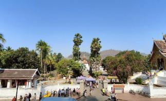 磨憨口岸集合老撾泰國12日自駕游：老撾瑯勃拉邦-萬榮-萬象-泰國素可泰-清邁12日自駕游自駕游