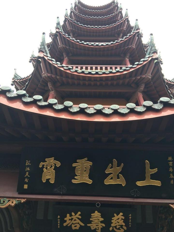 金山寺镇江三山中金山因为白蛇传的原因,算是最有名的