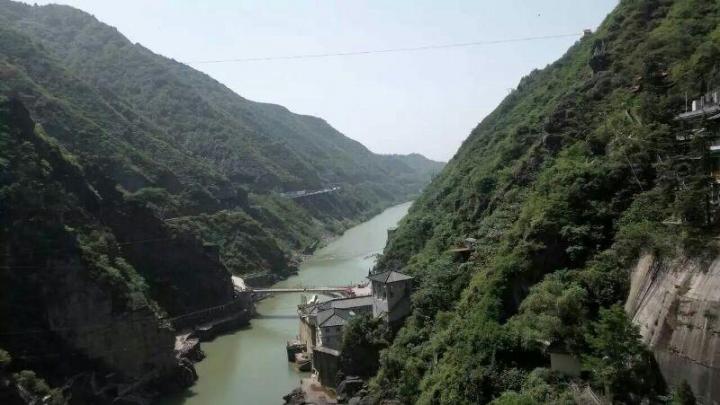 石门栈道景区既有两汉三国厚重的历史文化底蕴,又有