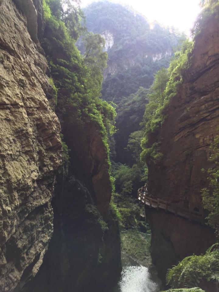 从天坑出来,直接买龙水峡地缝的门票.门票包括景区内.