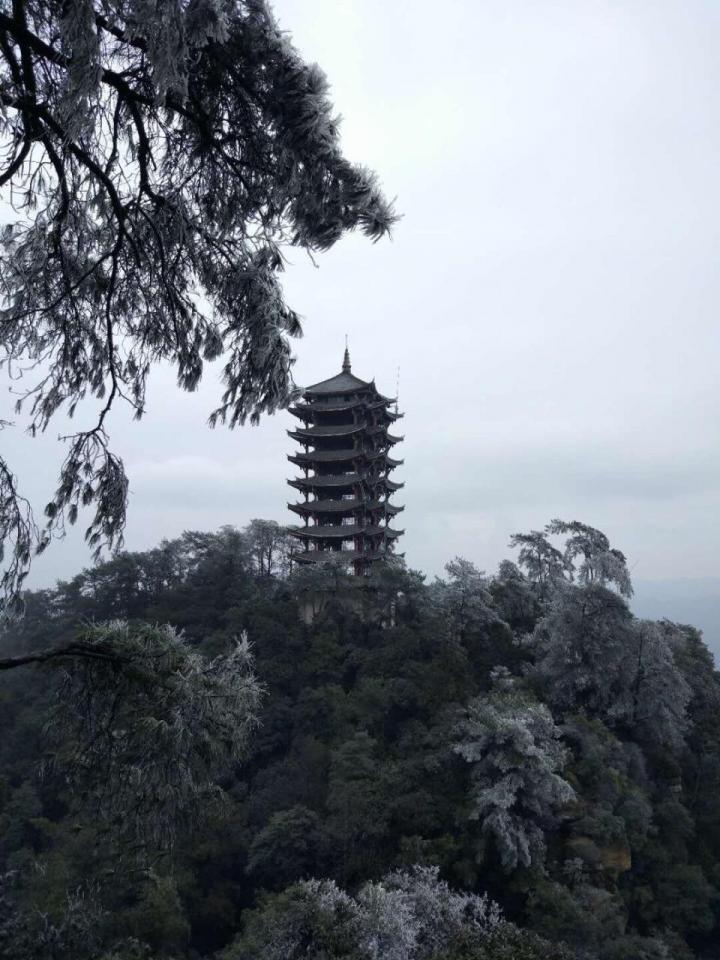 主要景点:12峰,百里竹海,白云道观,黛湖,缙云寺,缙云山索道