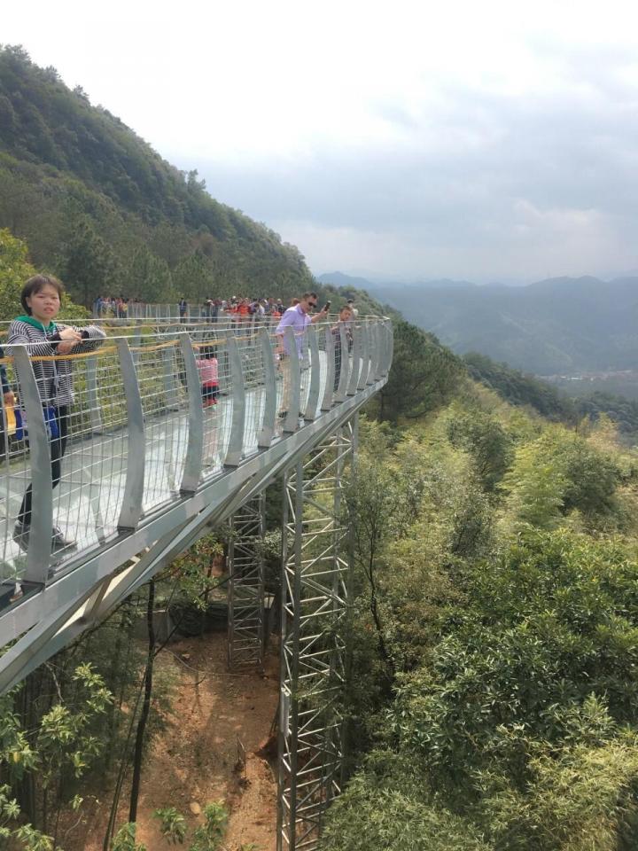 丫山风景区很值得一去,环境很好,风景优美!玻璃栈道很