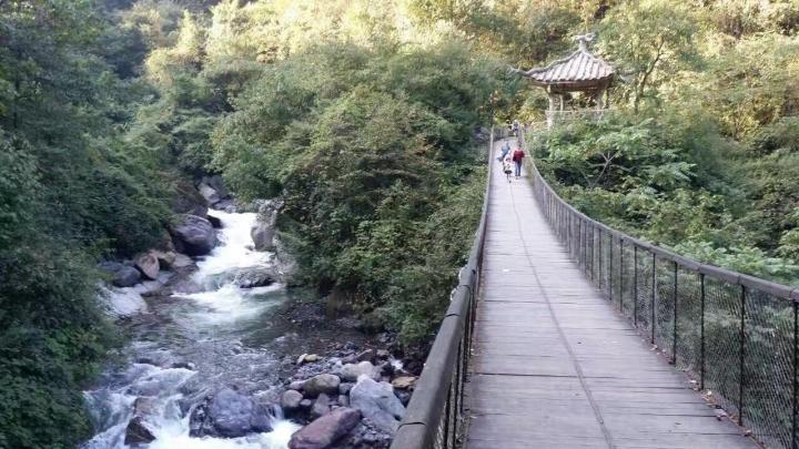 地址:乐山市峨边彝族自治县黑竹沟镇